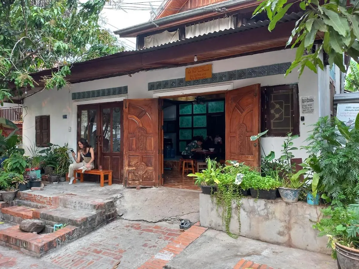 Watthat & Maladreds Guesthouse Dorm 1 Luang Prabang
