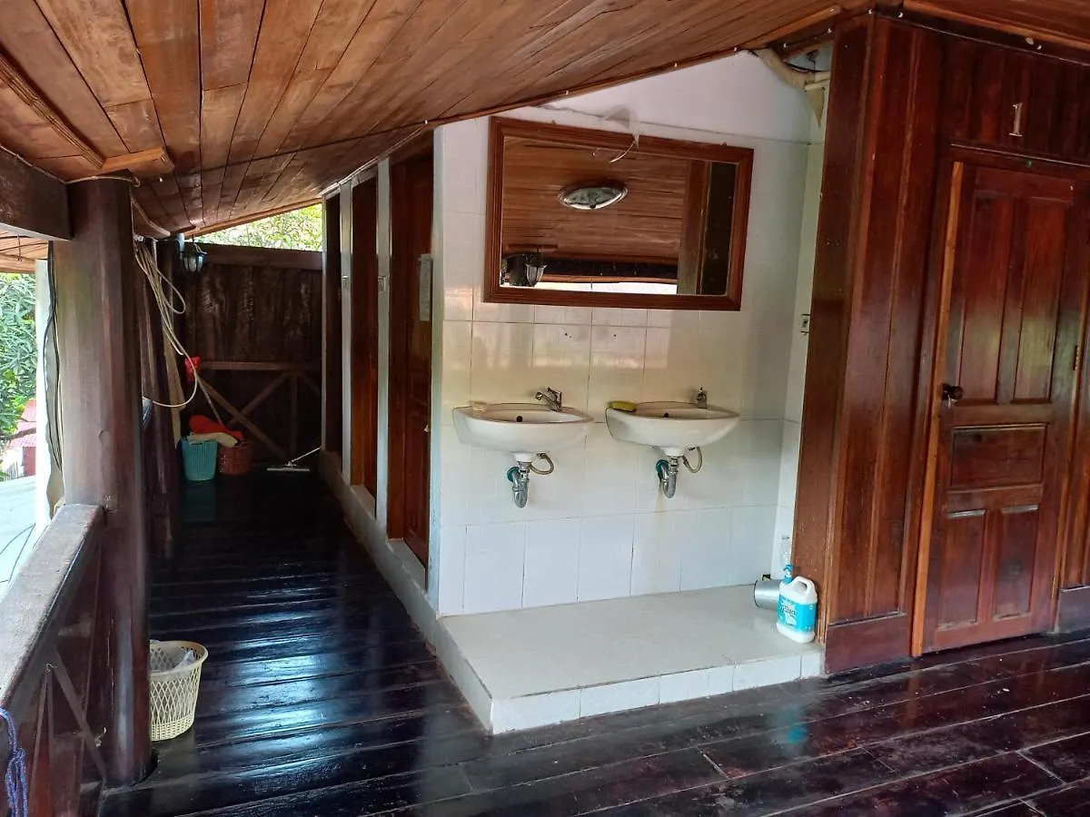 Watthat & Maladreds Guesthouse Dorm 1 Luang Prabang Laos