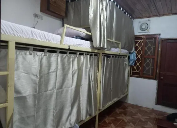 Watthat & Maladreds Guesthouse Dorm 1 Luang Prabang