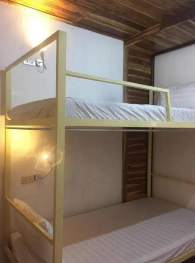 Watthat & Maladreds Guesthouse Dorm 1 Luang Prabang 0*,  Laos