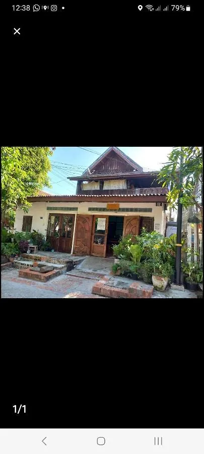 Hostel Watthat & Maladreds Guesthouse Dorm 1 Luang Prabang
